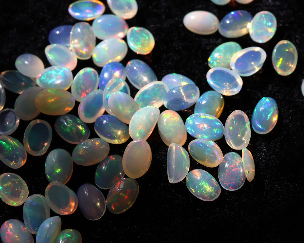 Wollo Opal cabochon oval 6x4mm