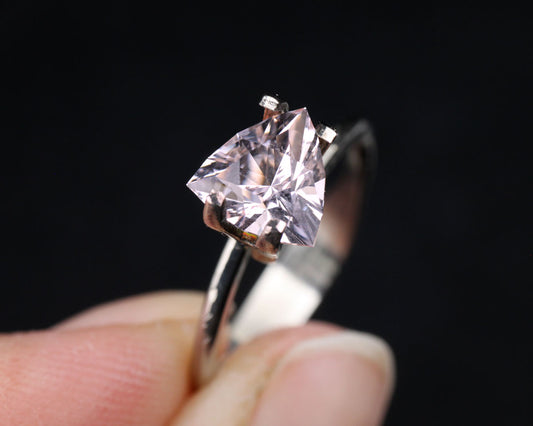 Morganite Trillion 8mm 1.23 ct