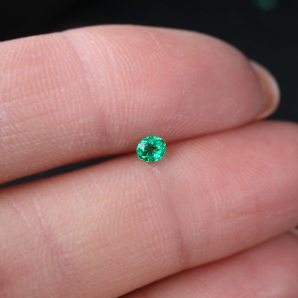 Shakiso Emerald oval 0.13 ct