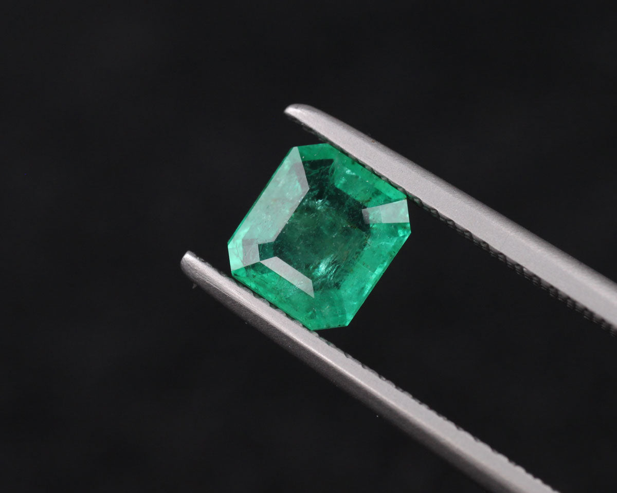 Shakiso Emerald rectangular octagon 7mm 1.18 ct