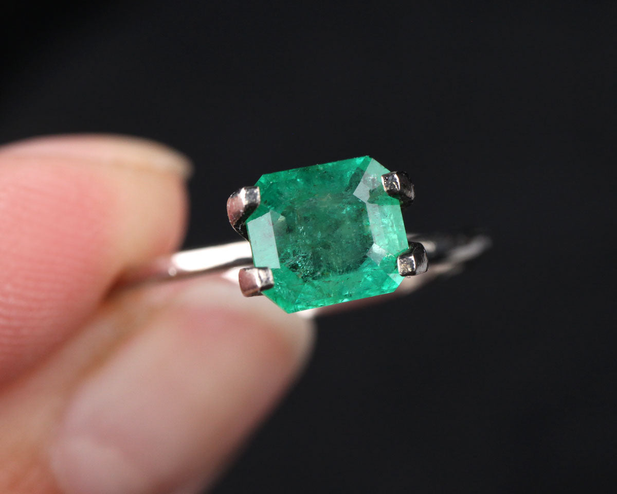 Shakiso Emerald rectangular octagon 7mm 1.18 ct