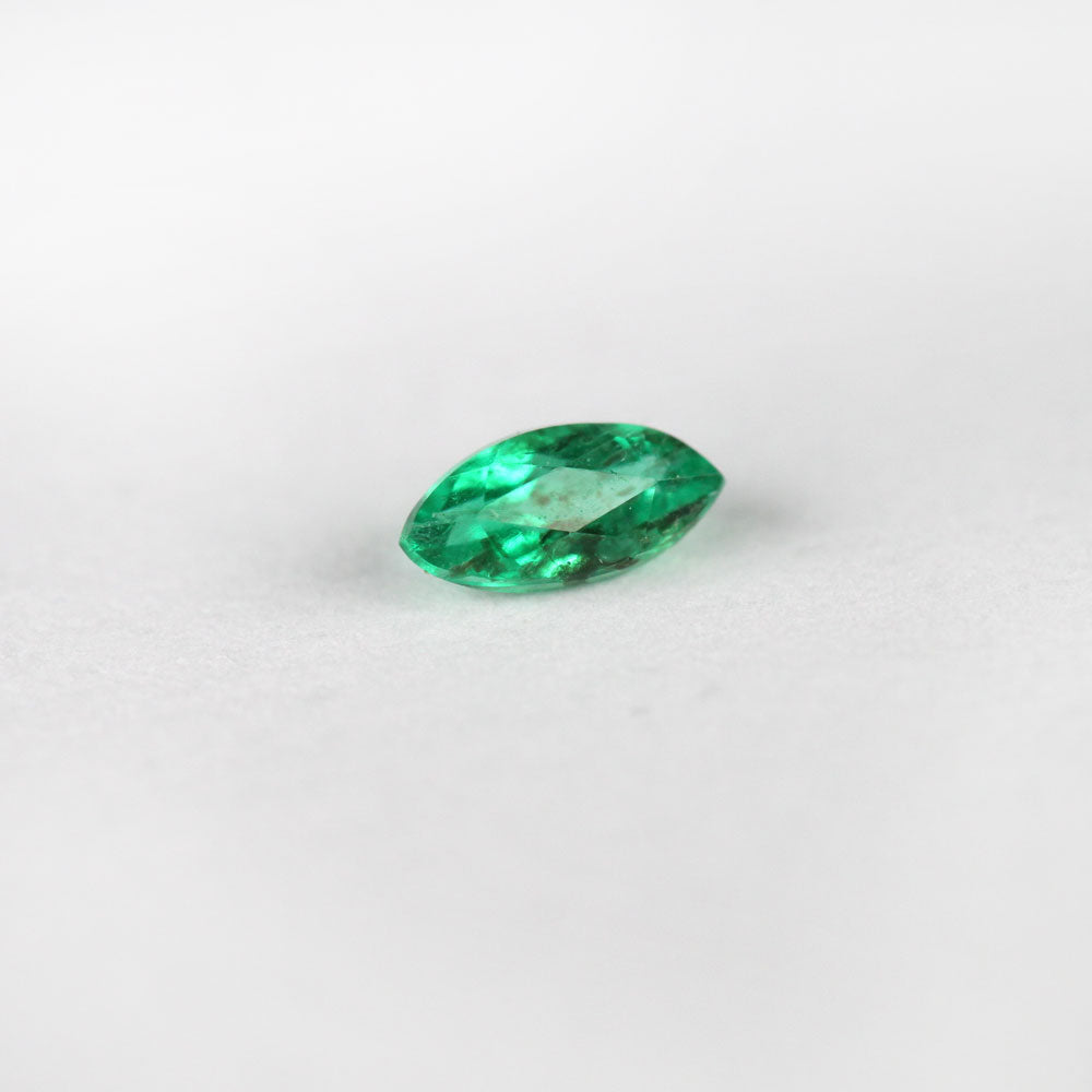 Shakiso Emerald marquise 0.08 ct