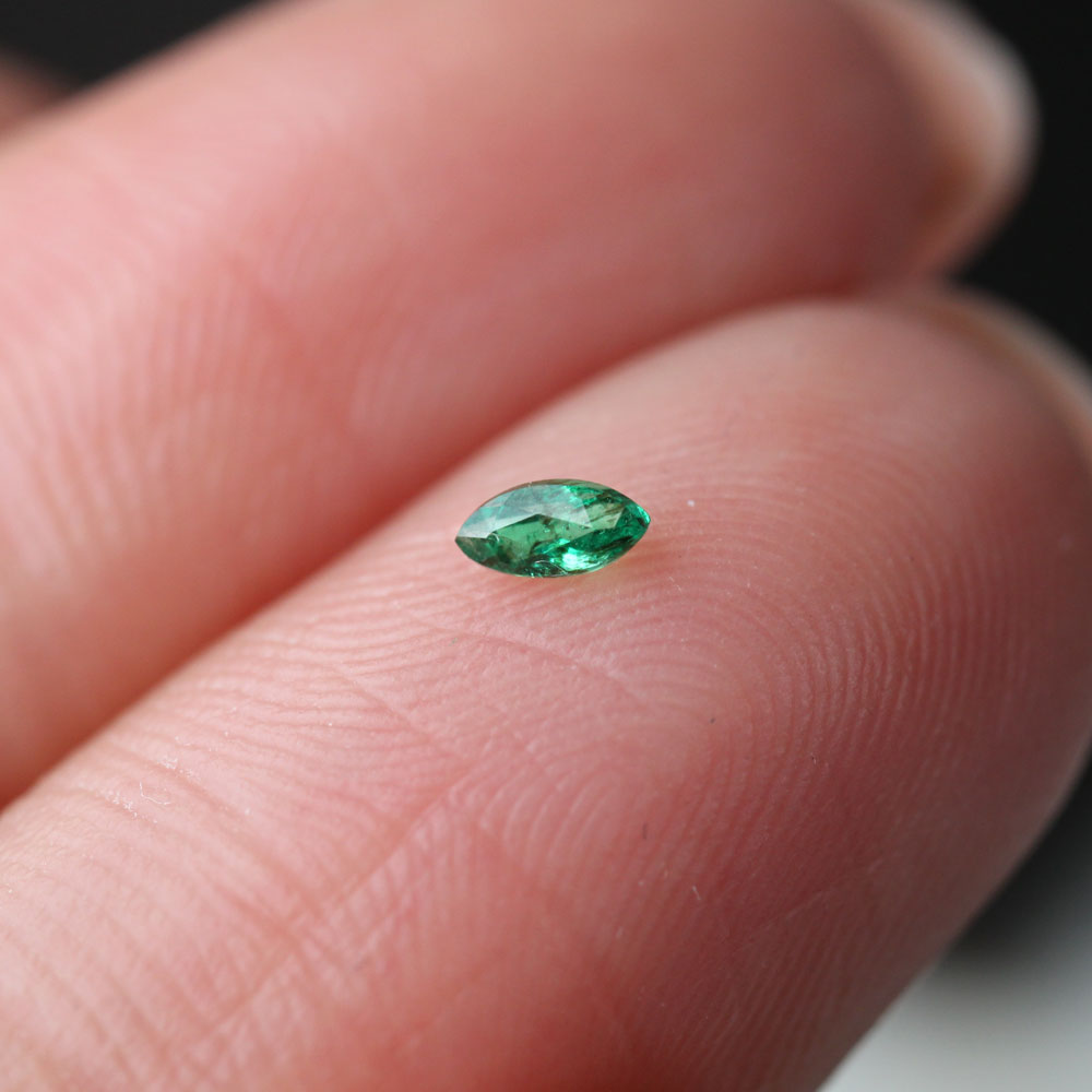 Shakiso Emerald marquise 0.08 ct
