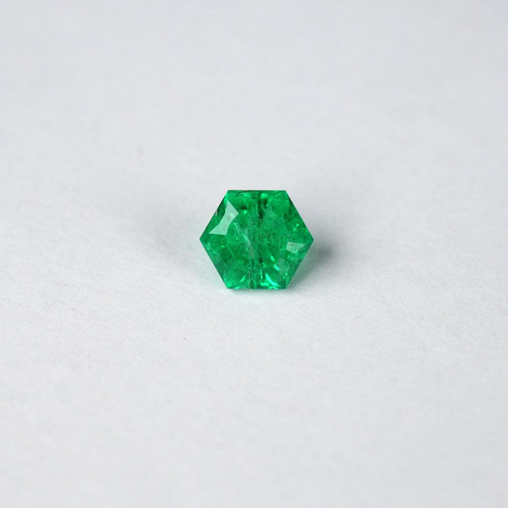 Shakiso Emerald radiating hexagon 0.27 ct
