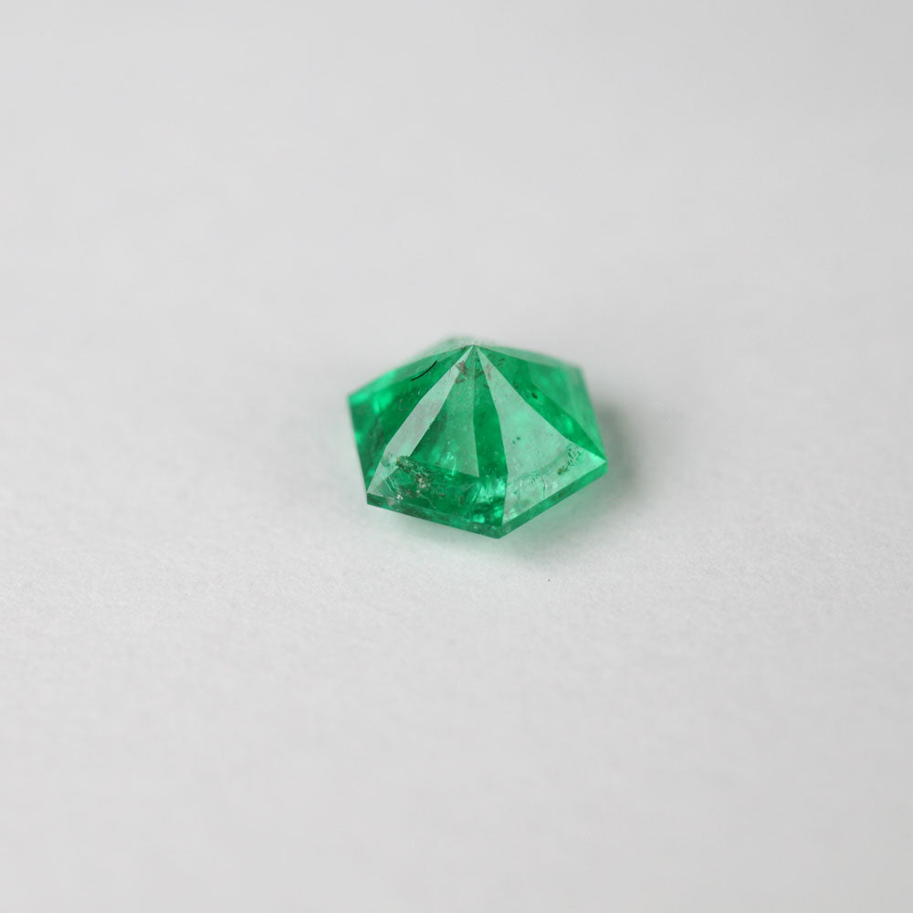 Shakiso Emerald radiating hexagon 0.27 ct