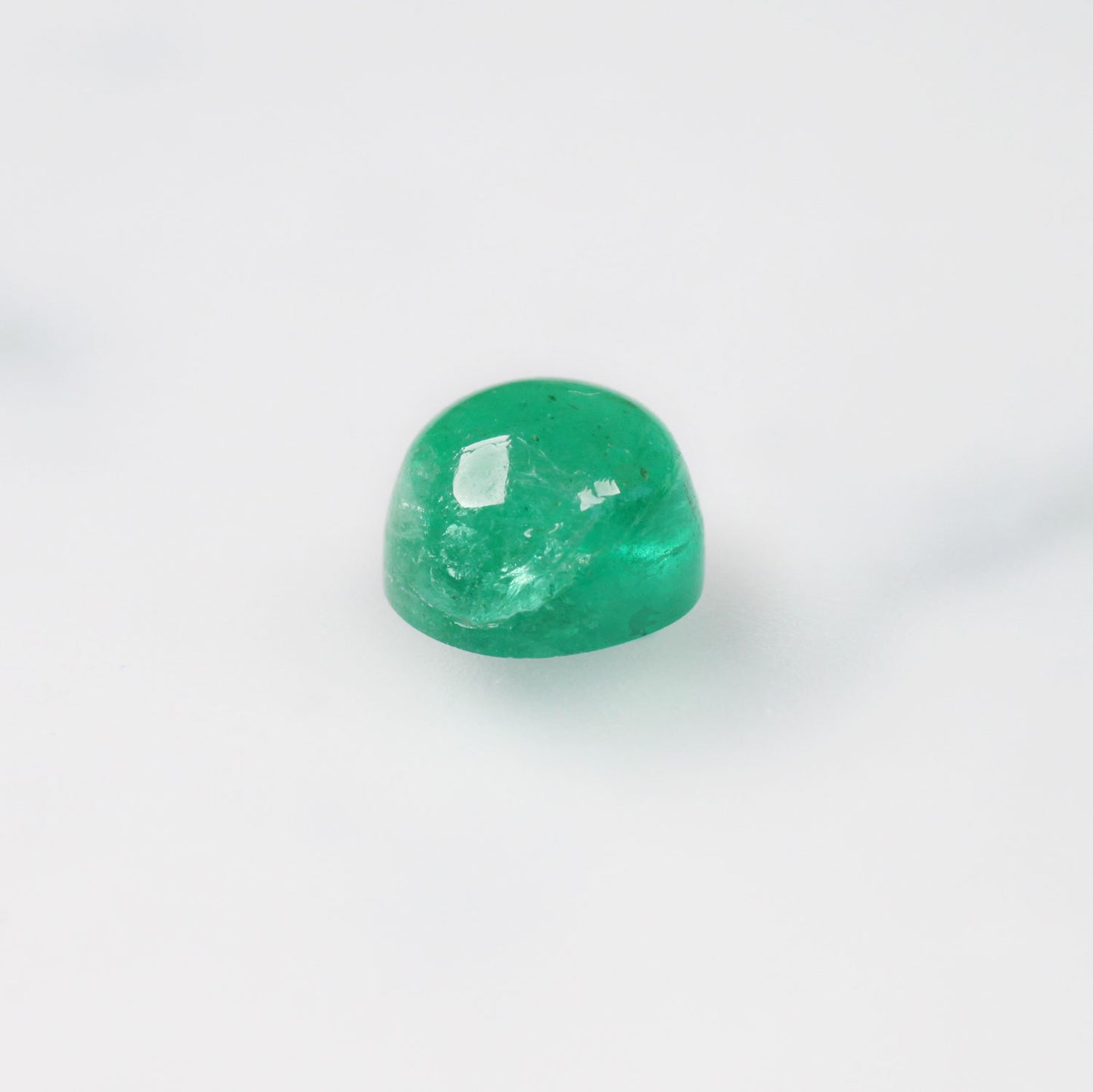 Shakiso Emerald Cabochon round 3.6 ct
