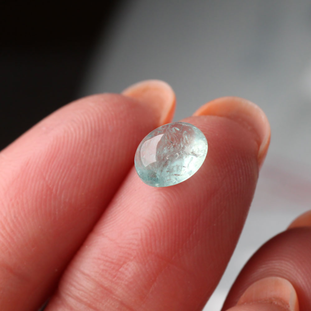 Shakiso Akvamarin cabochon oval 1,6 ct