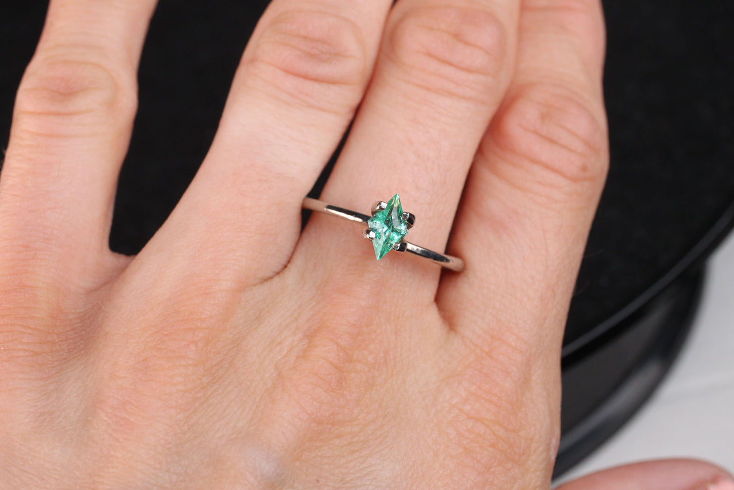 Shakiso Emerald Kangaroo culet 0.5 ct