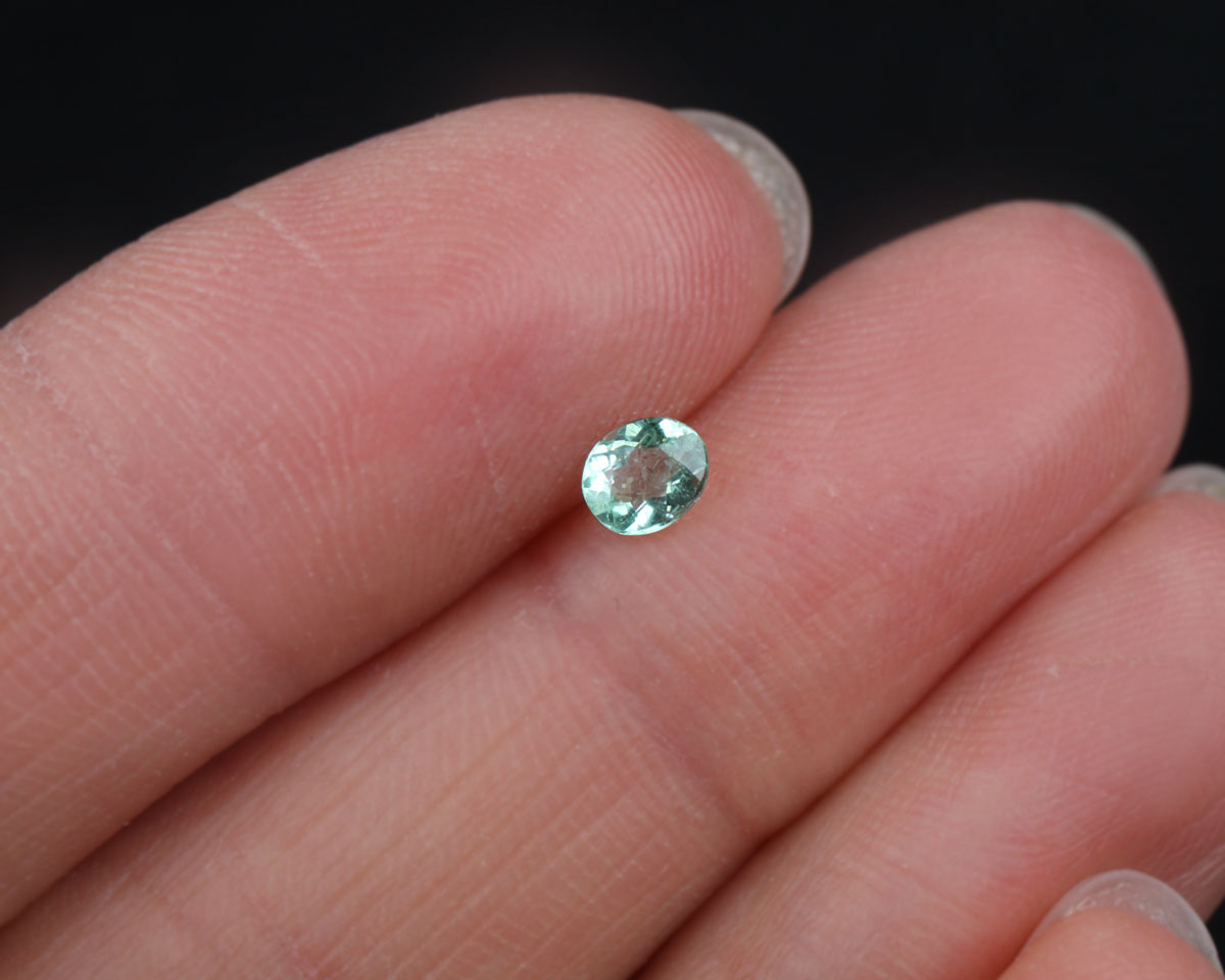 Shakiso Emerald oval 0.2 ct