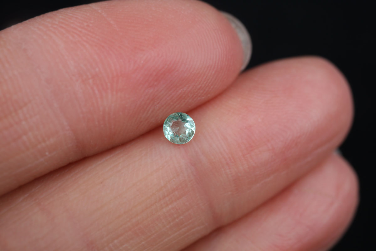 Shakiso Smaragd rund 0,11 ct