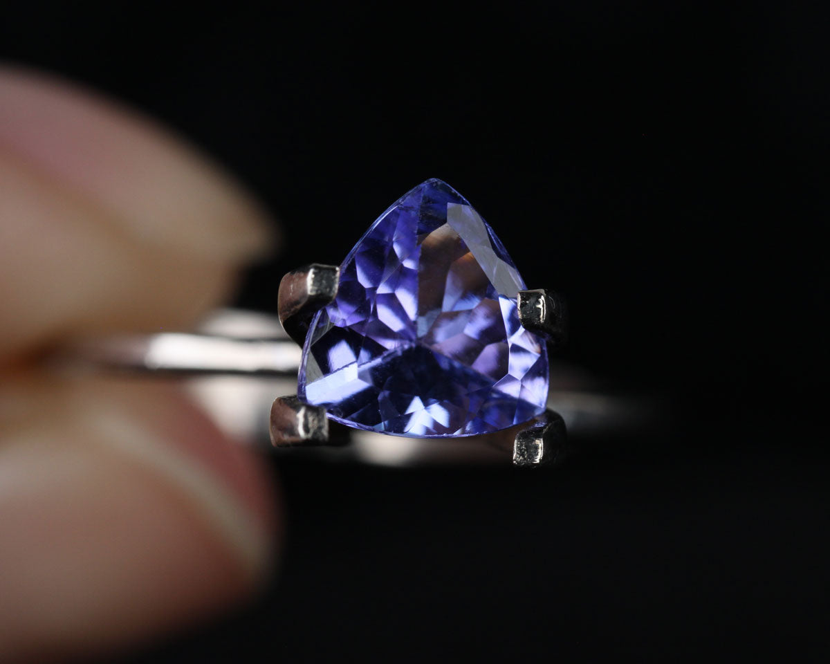 Tanzanite Trillion 7 mm 0.93 ct