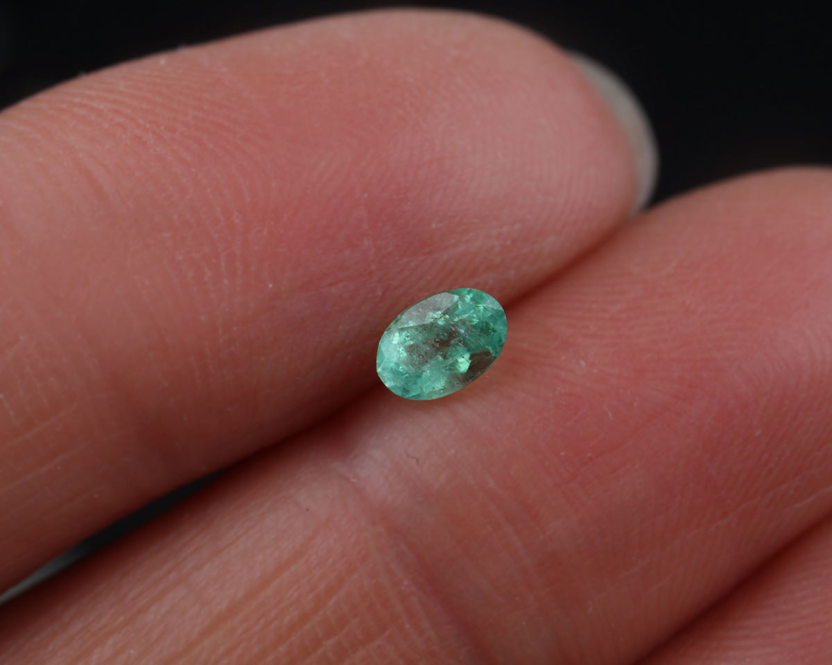 Shakiso Emerald oval 0.27 ct