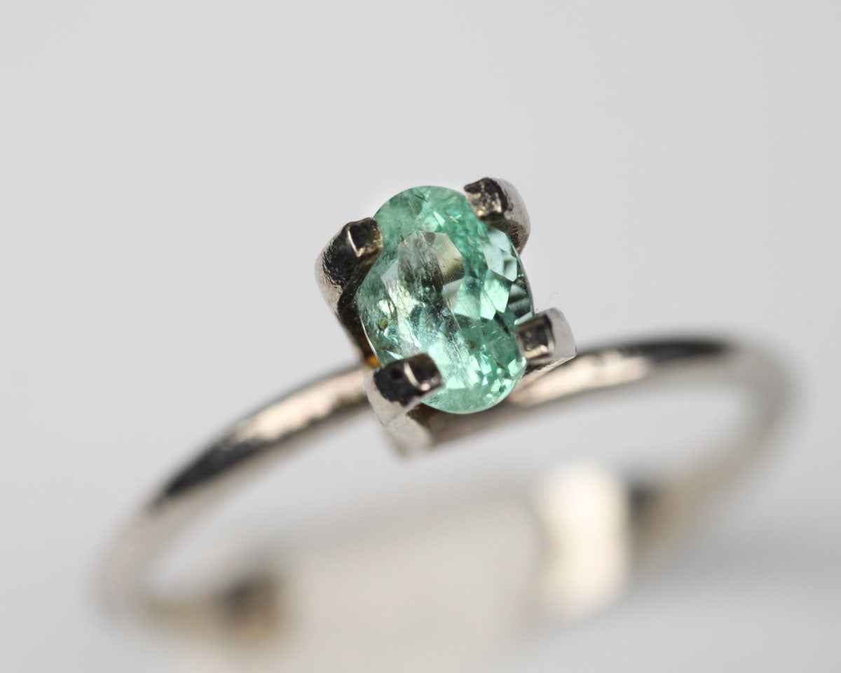 Shakiso Smaragd oval 0,44 ct