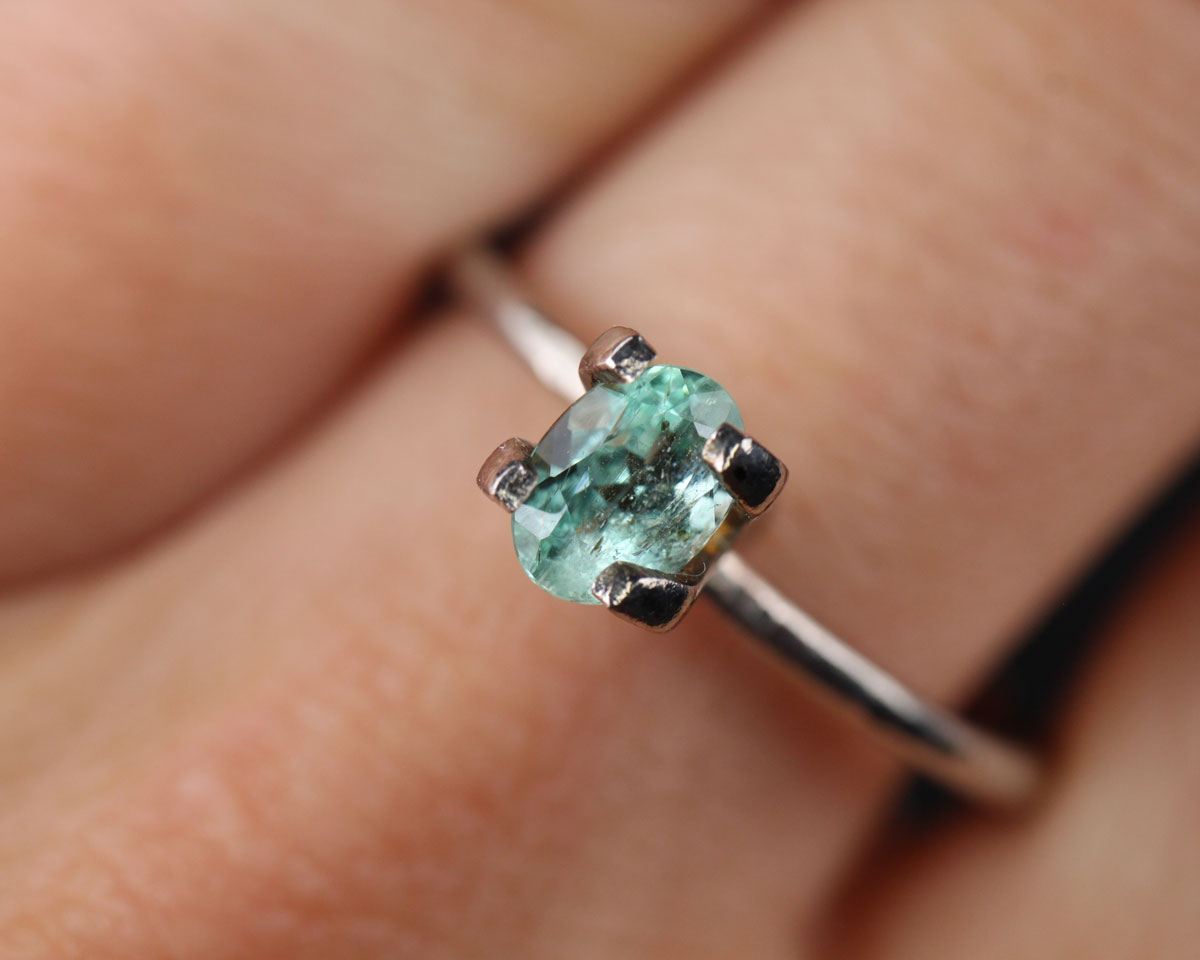 Shakiso Smaragd oval 0,44 ct