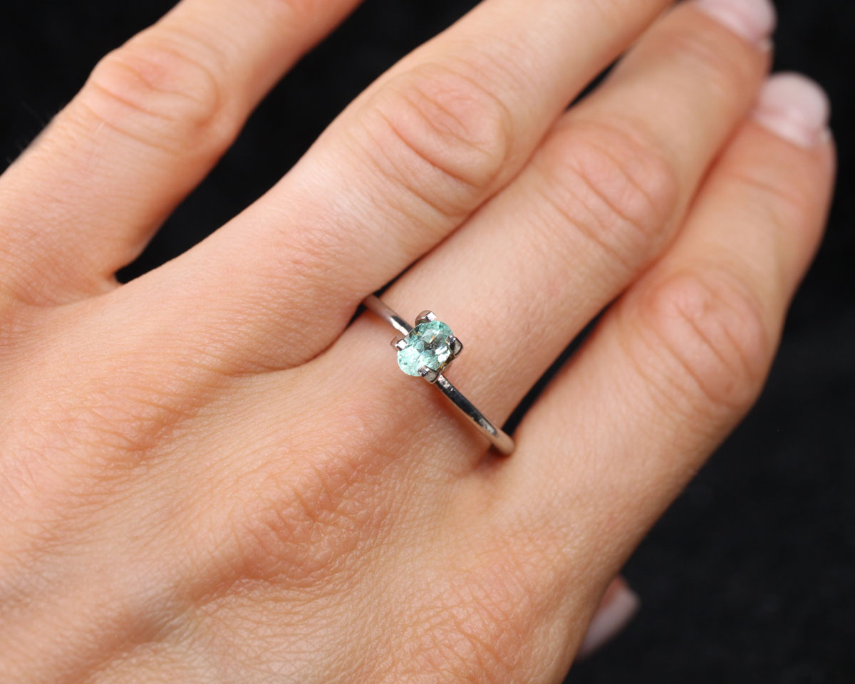 Shakiso Smaragd oval 0,44 ct