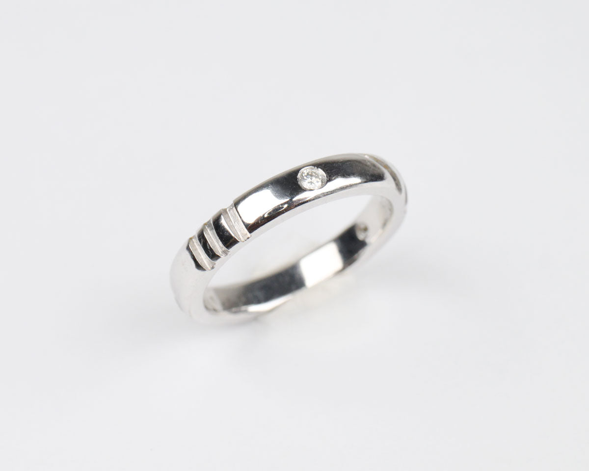 Trippel diamant, Vitguldsring