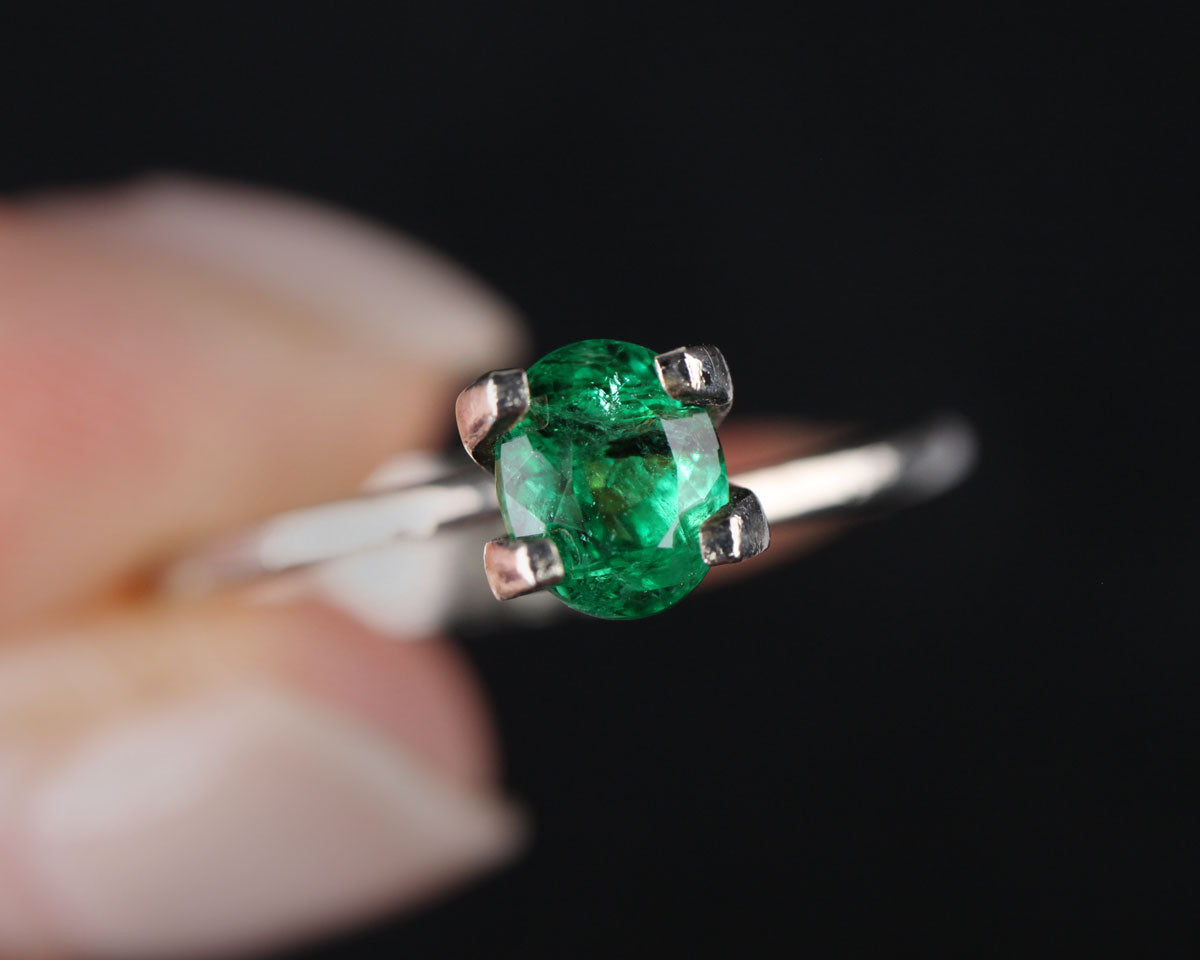 Shakiso Emerald oval 0.69 ct