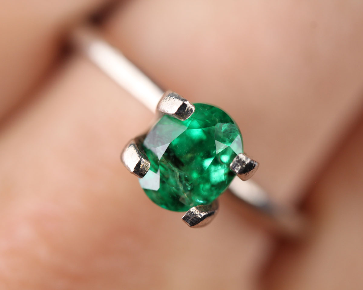 Shakiso Emerald oval 0.69 ct