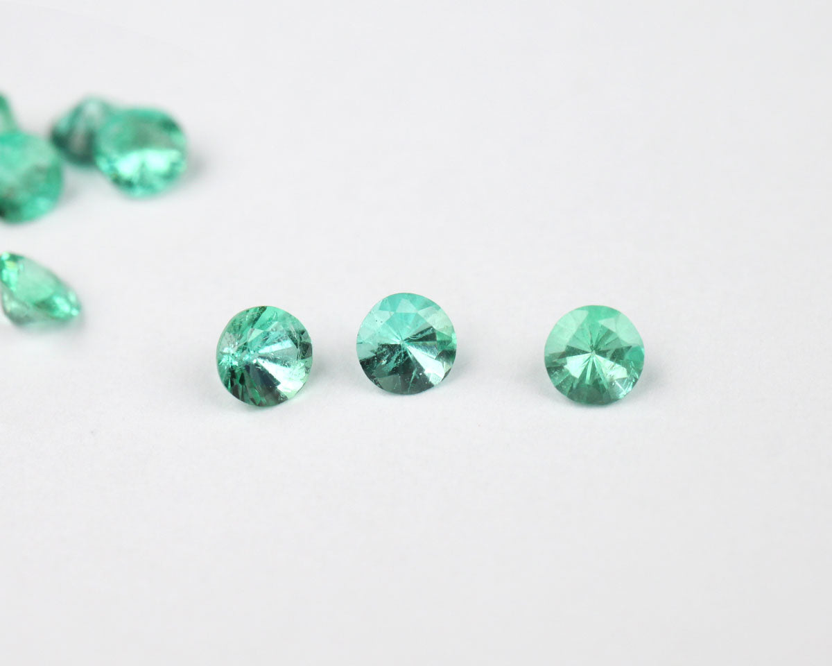 Calibrated Shakiso Emerald 2.5 mm