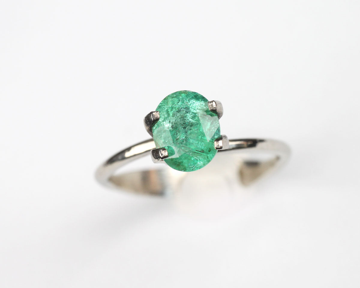 Shakiso Emerald oval 8 mm 1.17 ct