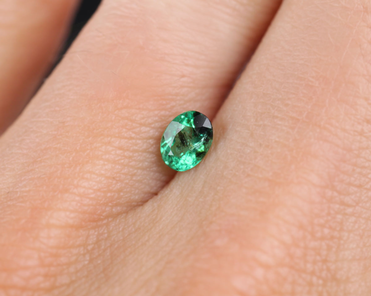 Shakiso Smaragd oval 0,35 ct
