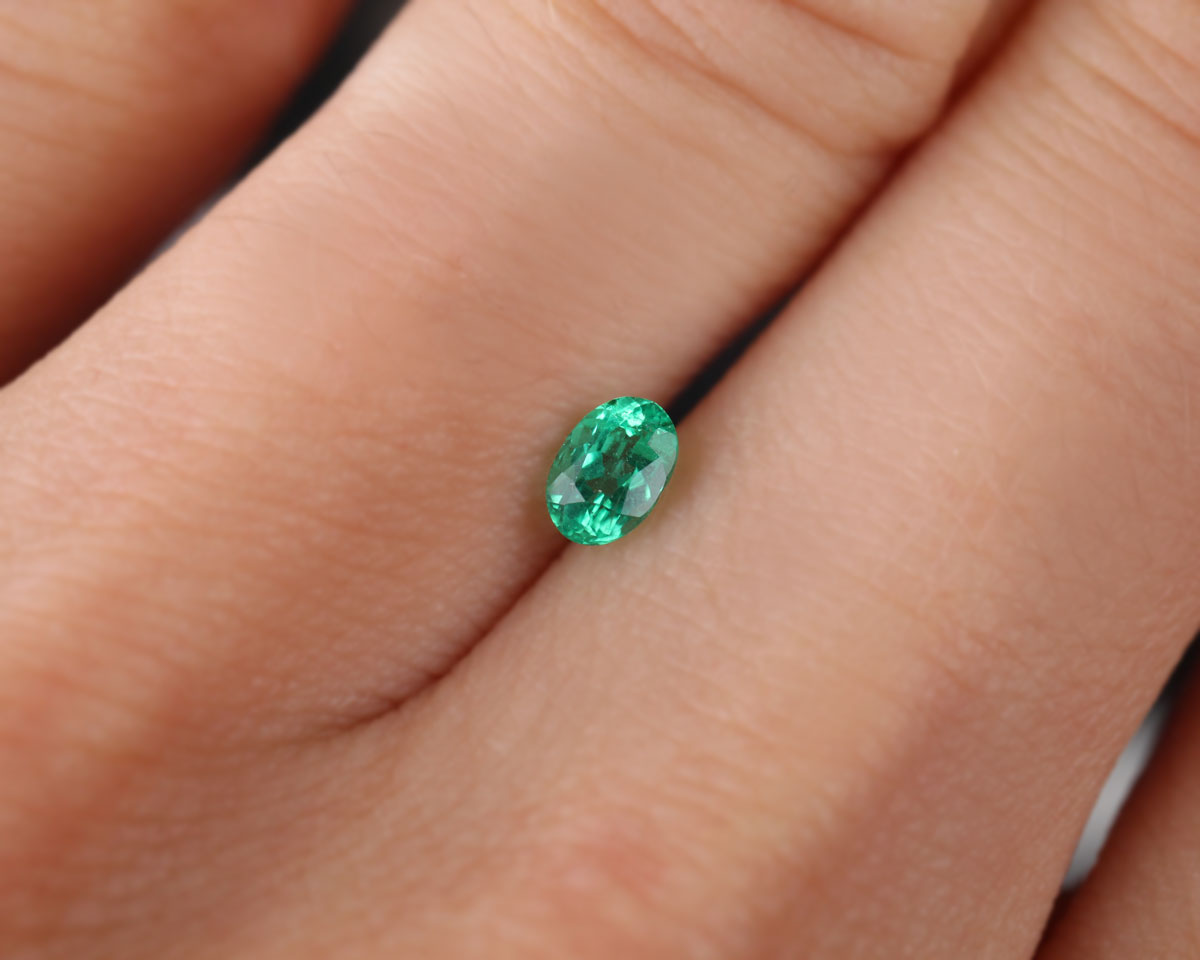 Shakiso Emerald oval 0.24 ct