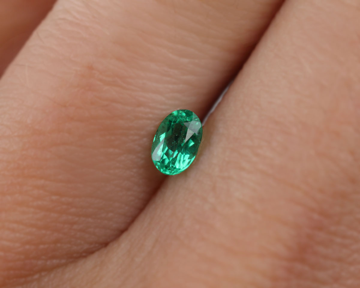 Shakiso Emerald oval 0.24 ct