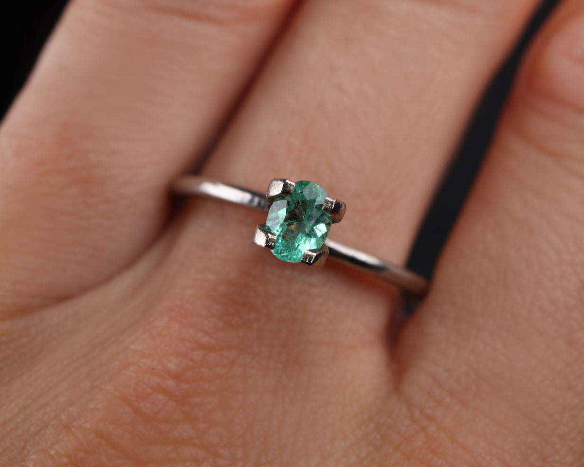 Shakiso Emerald oval 0.38 ct