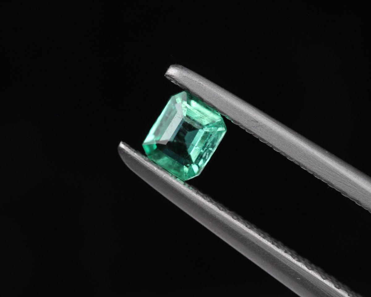 Shakiso Emerald rectangle 4 mm 0.18 ct