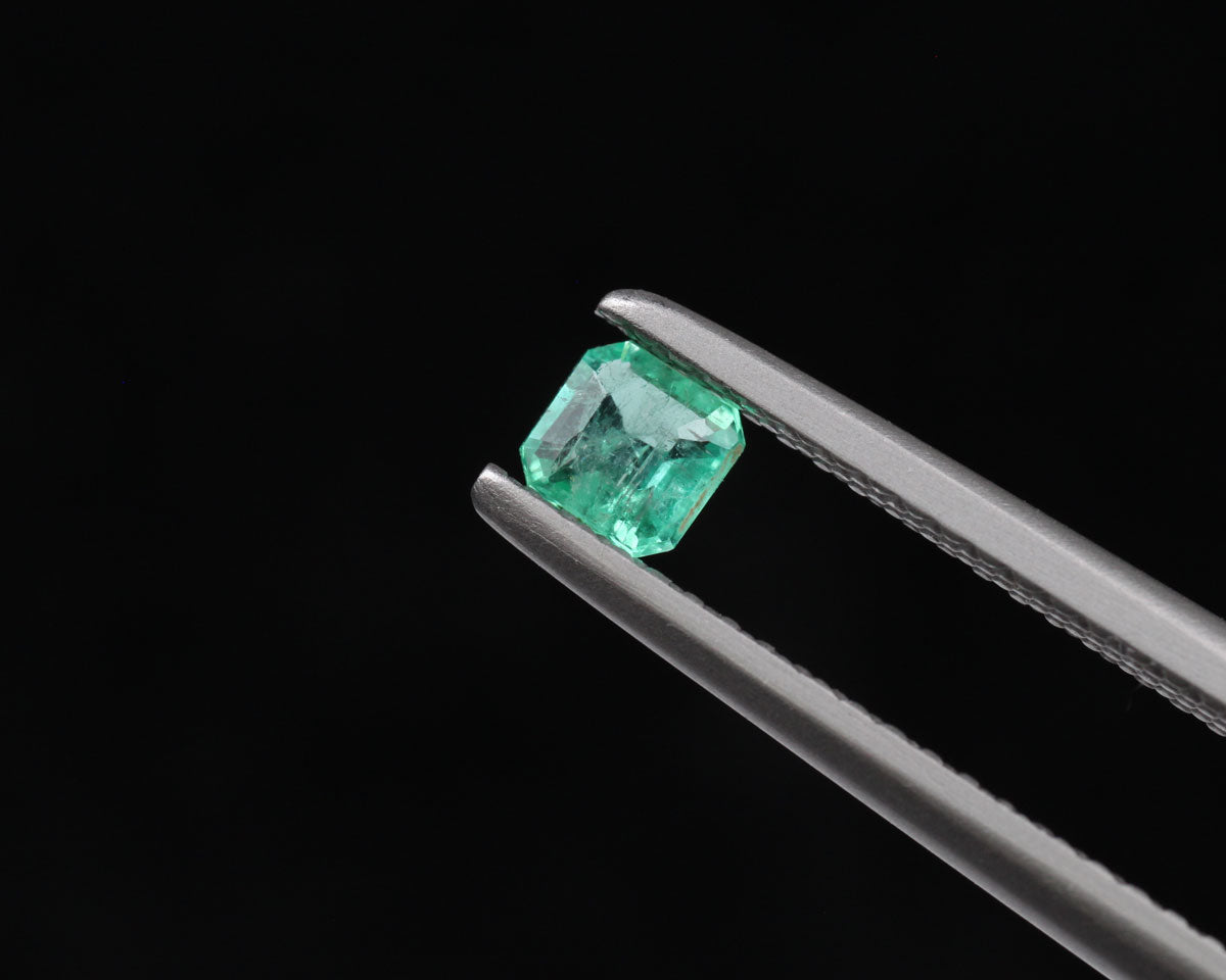 Shakiso Emerald square 4 mm 0.22 ct