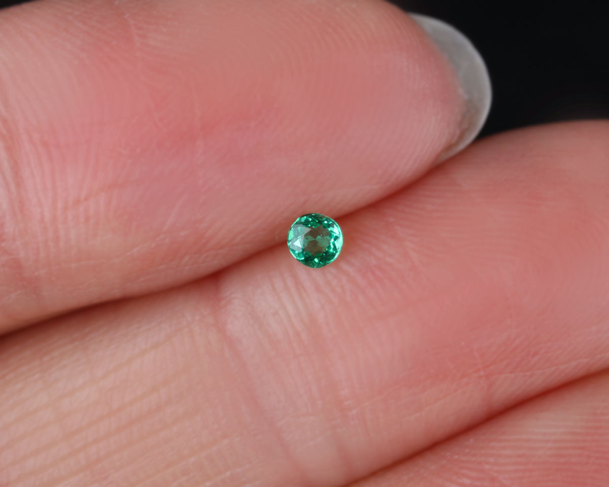 Shakiso Emerald round 0.06 ct