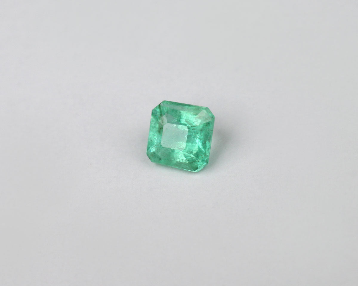 Shakiso Emerald square 4 mm 0.41 ct