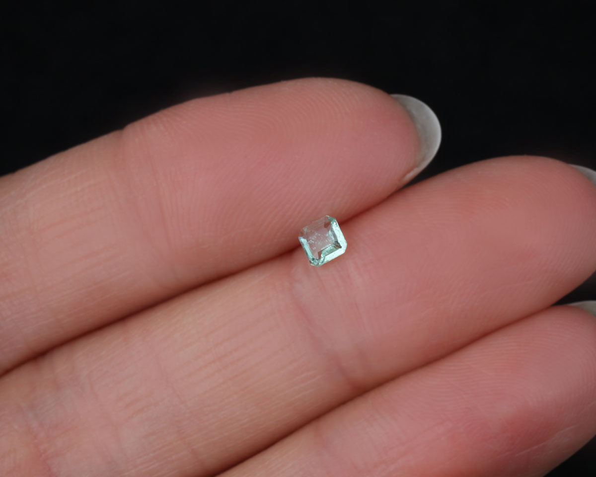 Shakiso Smaragd square 3,5 mm 0,14 ct