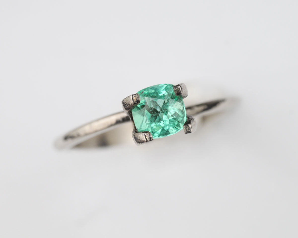Shakiso Smaragd square 5 mm 0,5 ct