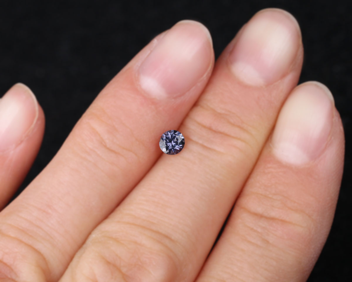 Spinell rund 4 mm 0,25 ct