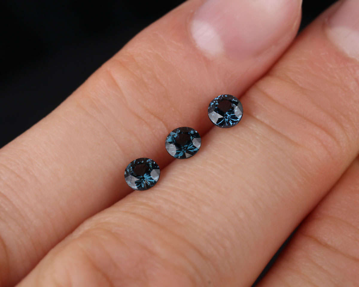 Spinell Lot 3st rund 0,8 ct