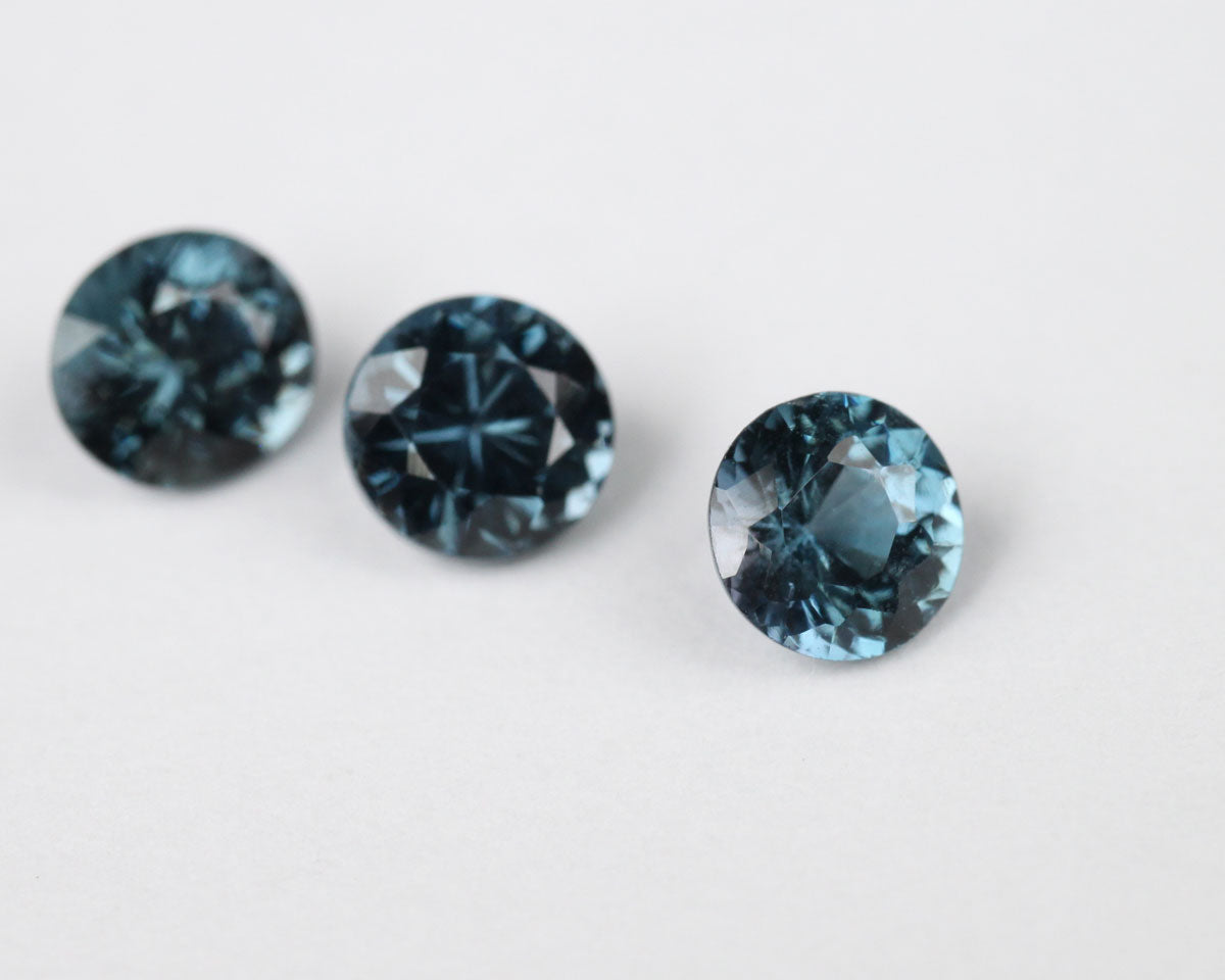 Spinell lot rund blå 4 mm 0,85 ct