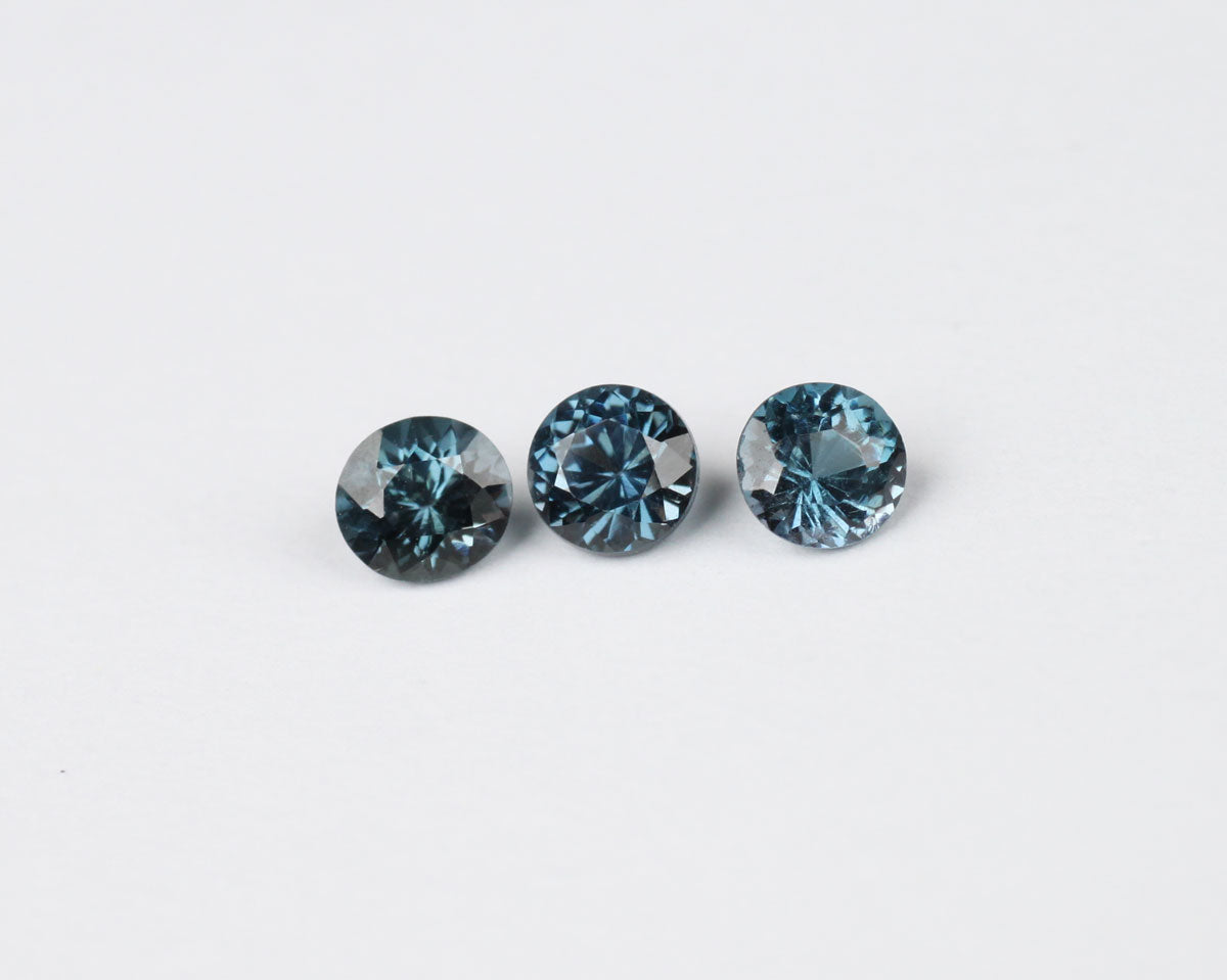 Spinell lot rund blå 4 mm 0,85 ct