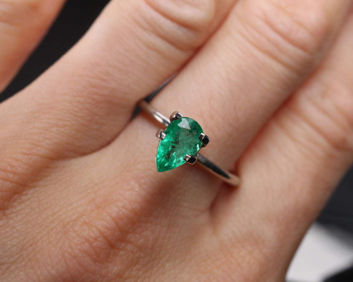 Shakiso Emerald drop 1.27 ct