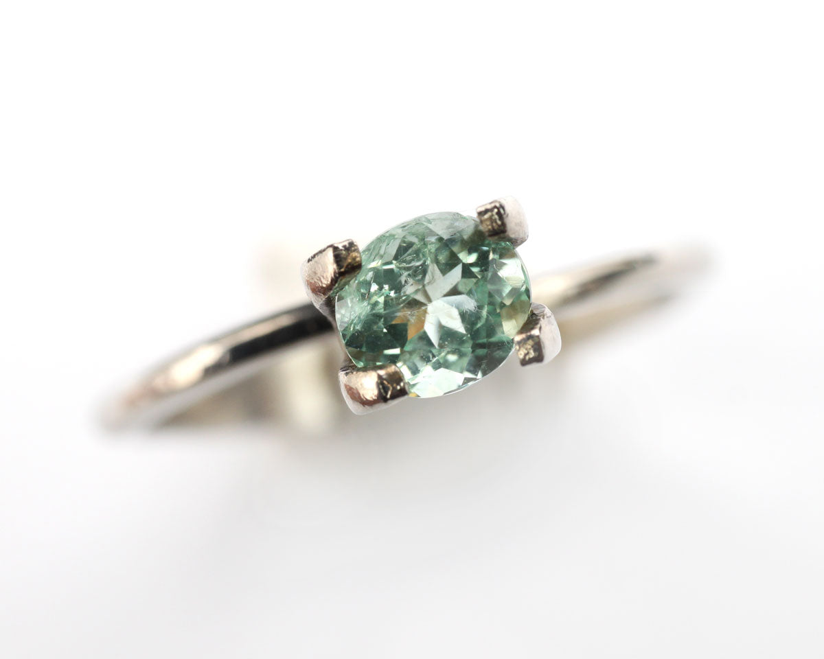 Shakiso Emerald oval 0.5 ct