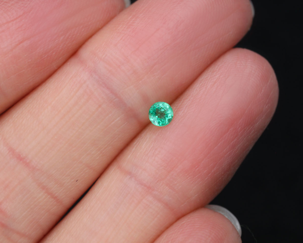 Shakiso Emerald round 0.11 ct