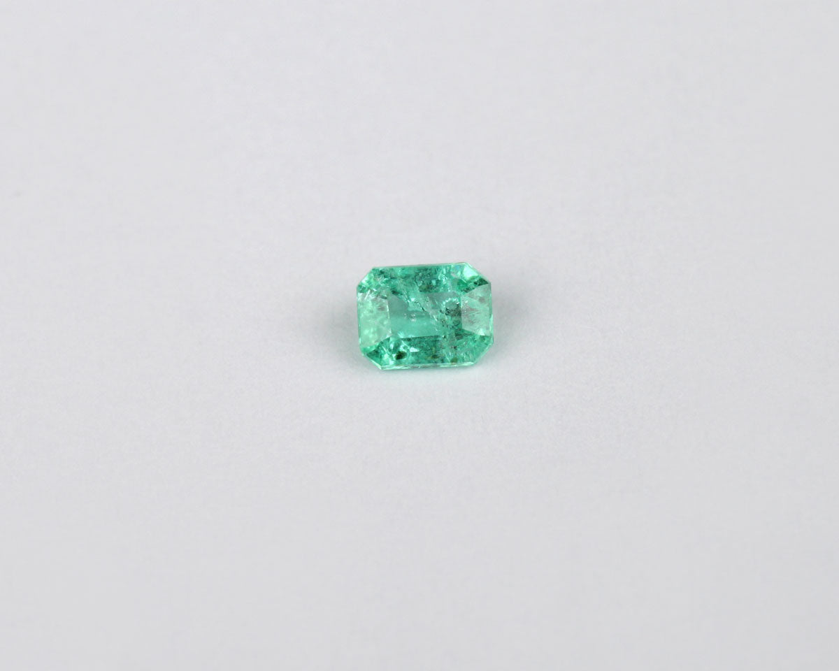 Shakiso Emerald rectangle 4mm 0.2 ct