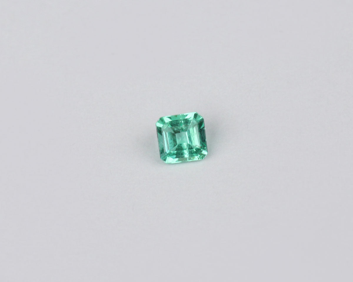 Shakiso Emerald square 3mm 0.16 ct