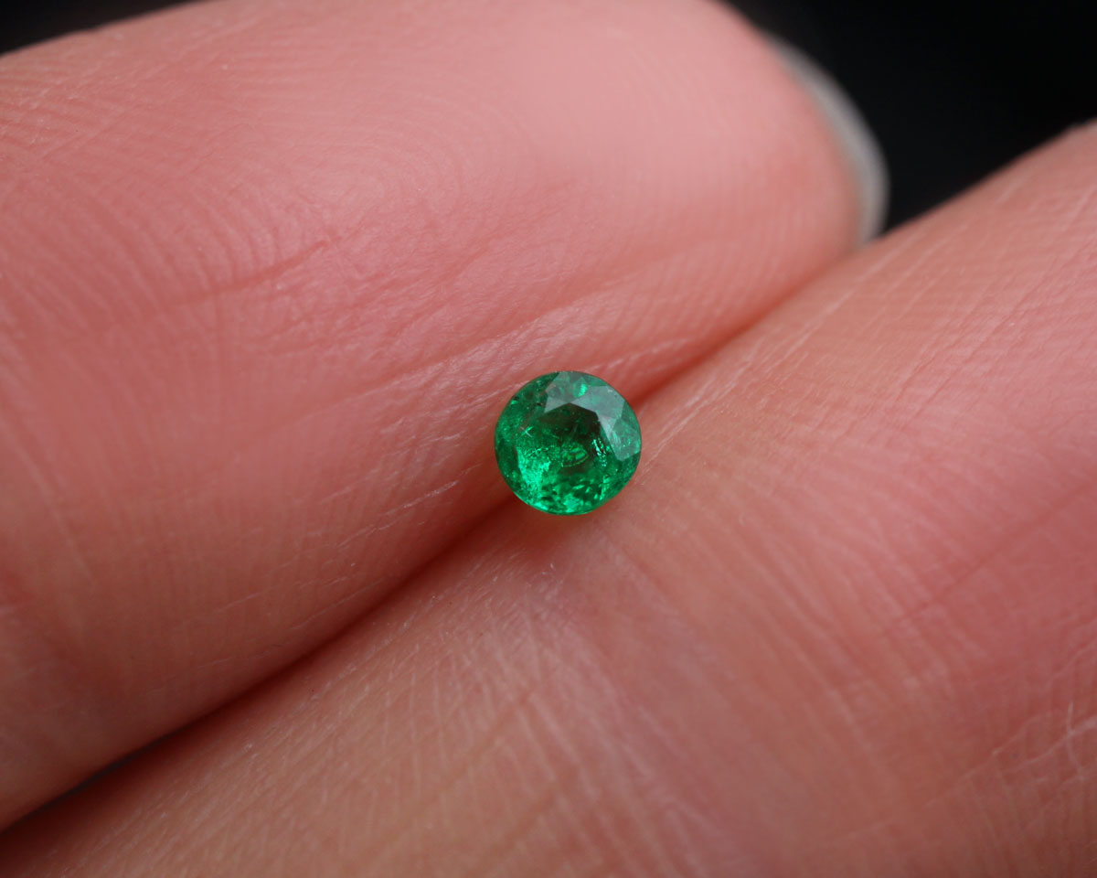 Shakiso Emerald round 0.1 ct