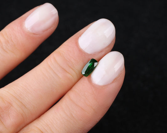 Tsavorite granat grön rektangulär 7 mm 0,65 ct