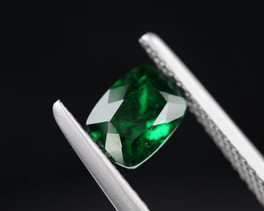 Tsavorite granat grön rektangulär 7mm 1,2 ct