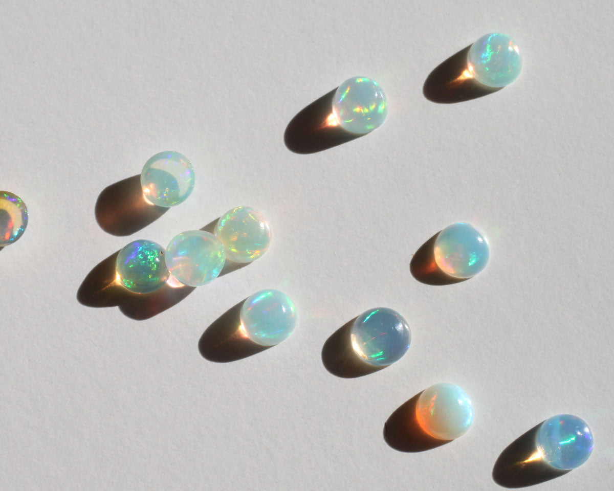 Wollo opal cabochon 4 mm