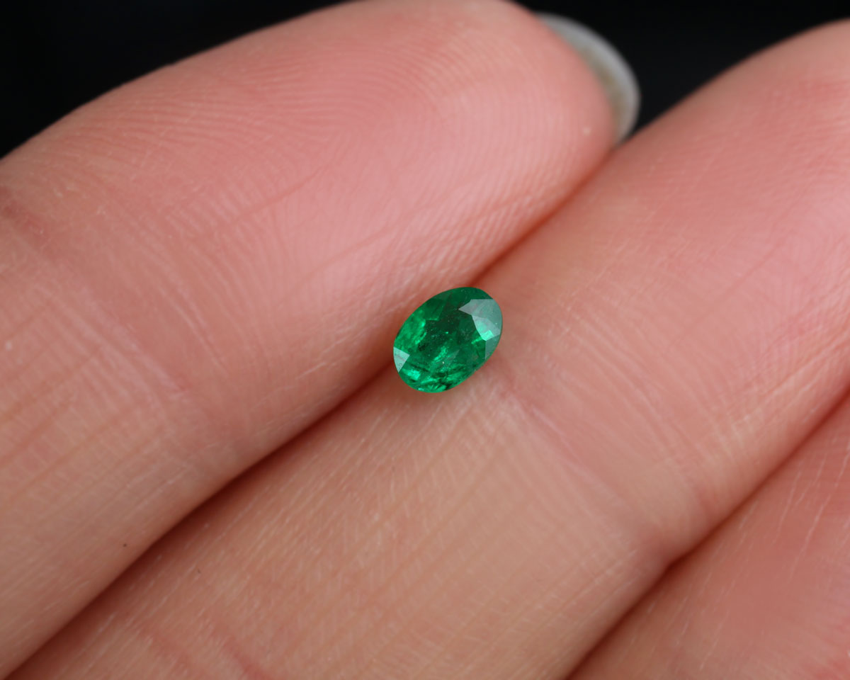 Shakiso Emerald oval 0.18 ct