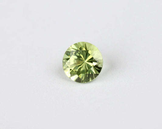 Peridot briljant rund 0,25 ct 4 mm