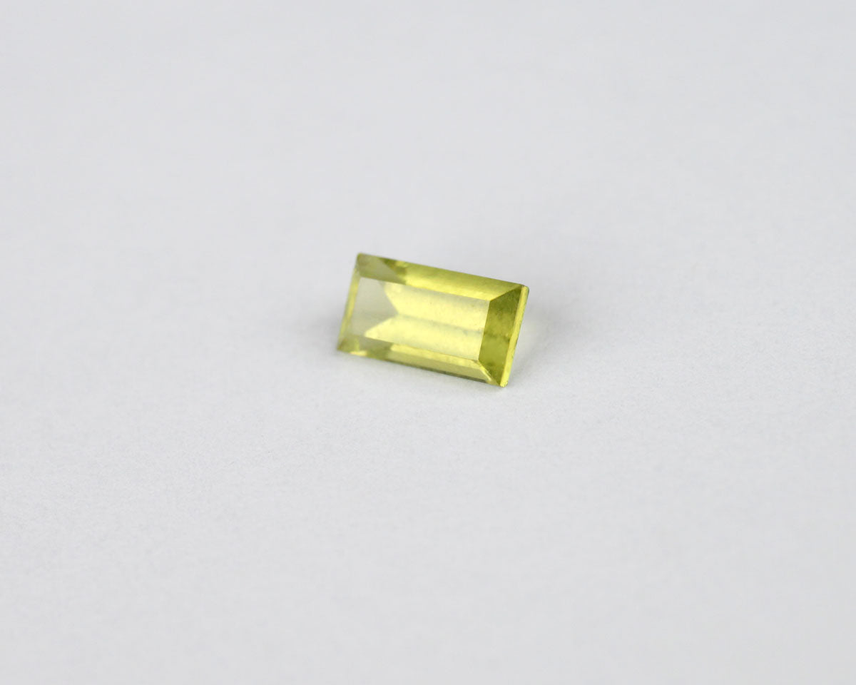 Peridot rektangulär 0,57 ct